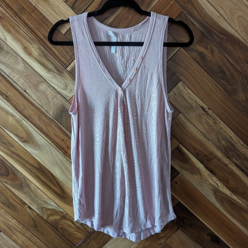 🎉 4 for $25 🎉 Double Zero Ribbed Knit Button V-Neck Tank Top Size Small